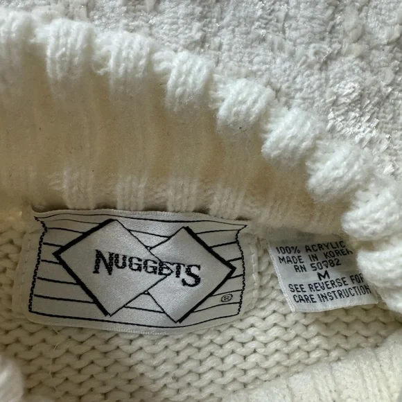 Vintage 1980’s varsity Sweater with Bear Design size medium. Very soft ! - Picture 4 of 4